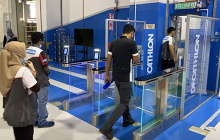 decathlon face recognition with swing barrier