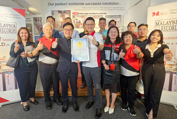 MAG BREAKING BARRIERS IN MALAYSIA BOOK OF RECORDS 4 MBR group photo